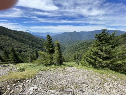 歴史を感じる日本三大峠の１つ、「雁坂峠」に行ってみました　by 　局長_b0094033_23143131.jpg