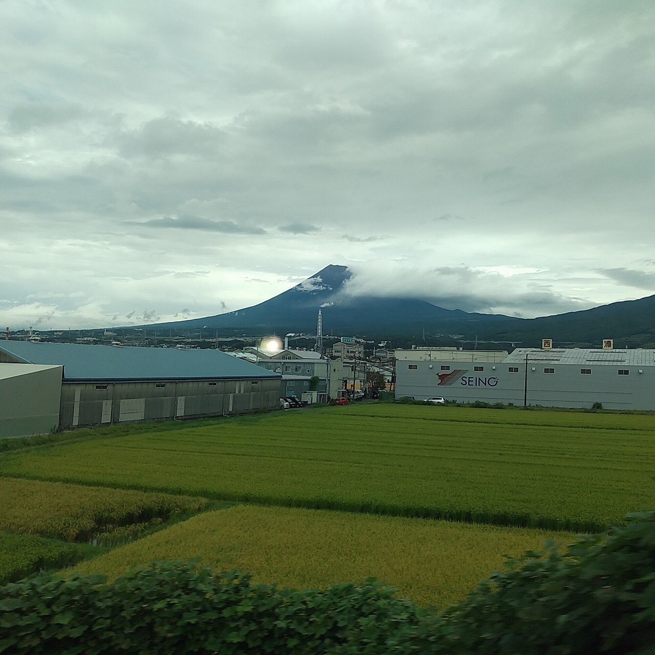 新幹線から富士山を撮る_d0338347_09202749.jpg