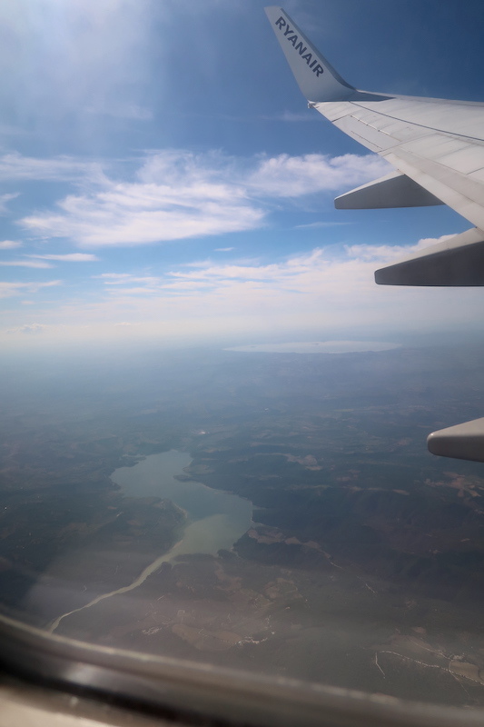 飛行機から見えてうれしかった湖たち_f0234936_23314848.jpg