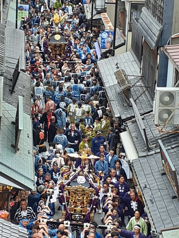 １０月９日　昨日はお祭り_d0278912_23460956.jpg