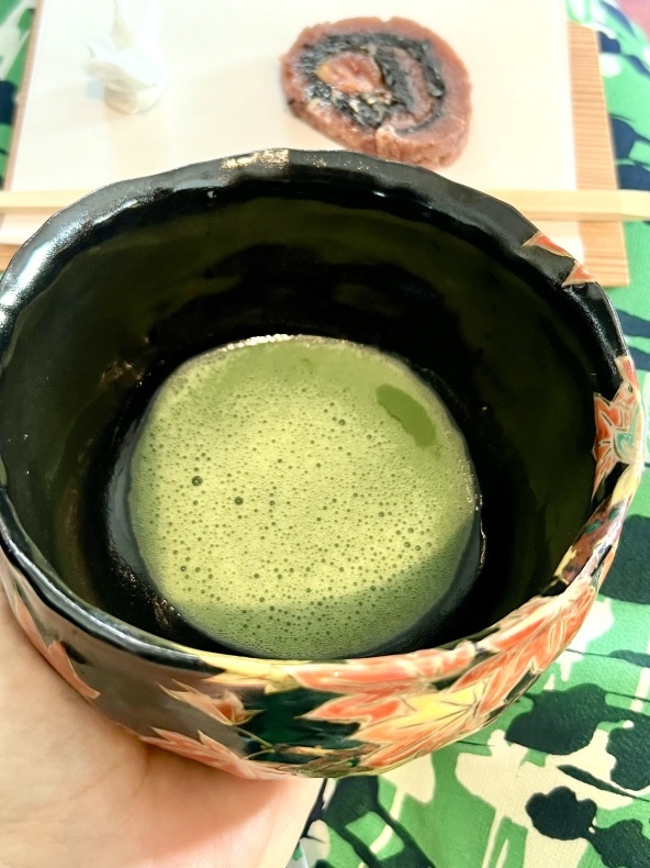 京都　茶の湯への誘い　パリにて盆点のお抹茶と真葛焼に触れる_a0231632_01280164.jpeg