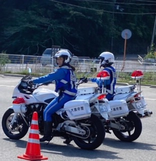 府警の婦警さん！_d0140497_23183235.jpg