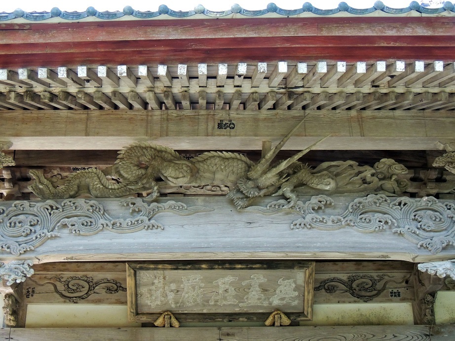 彫刻、天井画、ツツジ、階段、すべて見事。温泉津の高野寺（たかのじ）。_a0156168_18404280.jpg