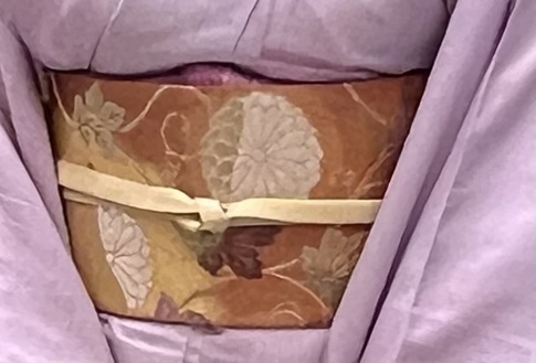サローネ・花織紬に琴糸織・自作の着物と結城紬のカップル_f0181251_18521395.jpg