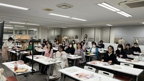  ご参加ありがとうございました♪井上ちぐさのしあわせのリボン刺しゅう 《増設クラス＊ローズ＆リボンモチーフのクレアの小箱》 ＠ヴォーグ学園東京校_a0157409_17560697.jpeg