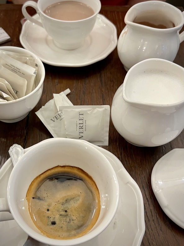 1880年創業　コーヒーと紅茶の専門店ヴェルレ　_a0231632_15511101.jpeg
