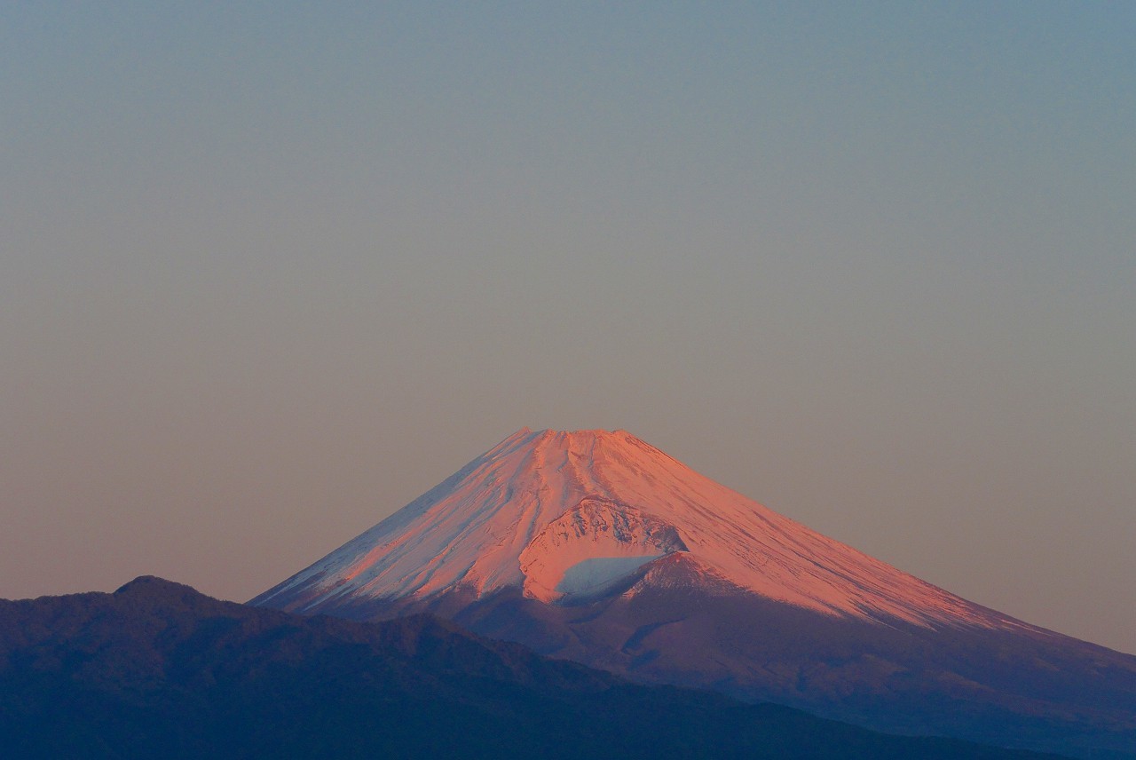 朝陽と夕陽に染まる富士山と南アルプス_d0395460_05441052.jpg