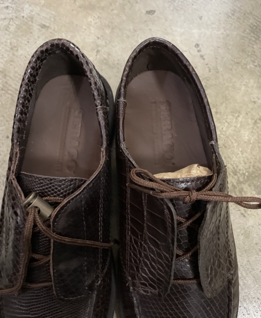 稀少な革靴。。。日本未発売モデル★★。。。サイズ合いましたら！！？_d0152280_20263242.jpeg