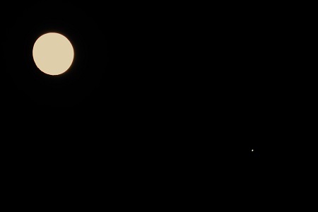 輝く木星は月光にまけてない_e0175370_22103585.jpg