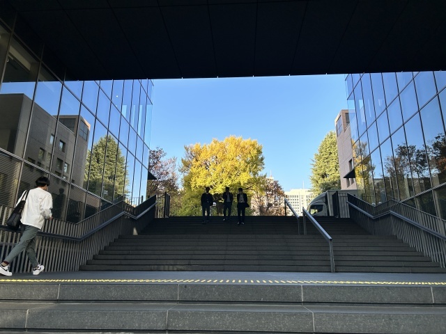 ３. 芝公園かいわいを散歩して、慶応大学三田キャンパスを見学する。_f0100593_09442575.jpg