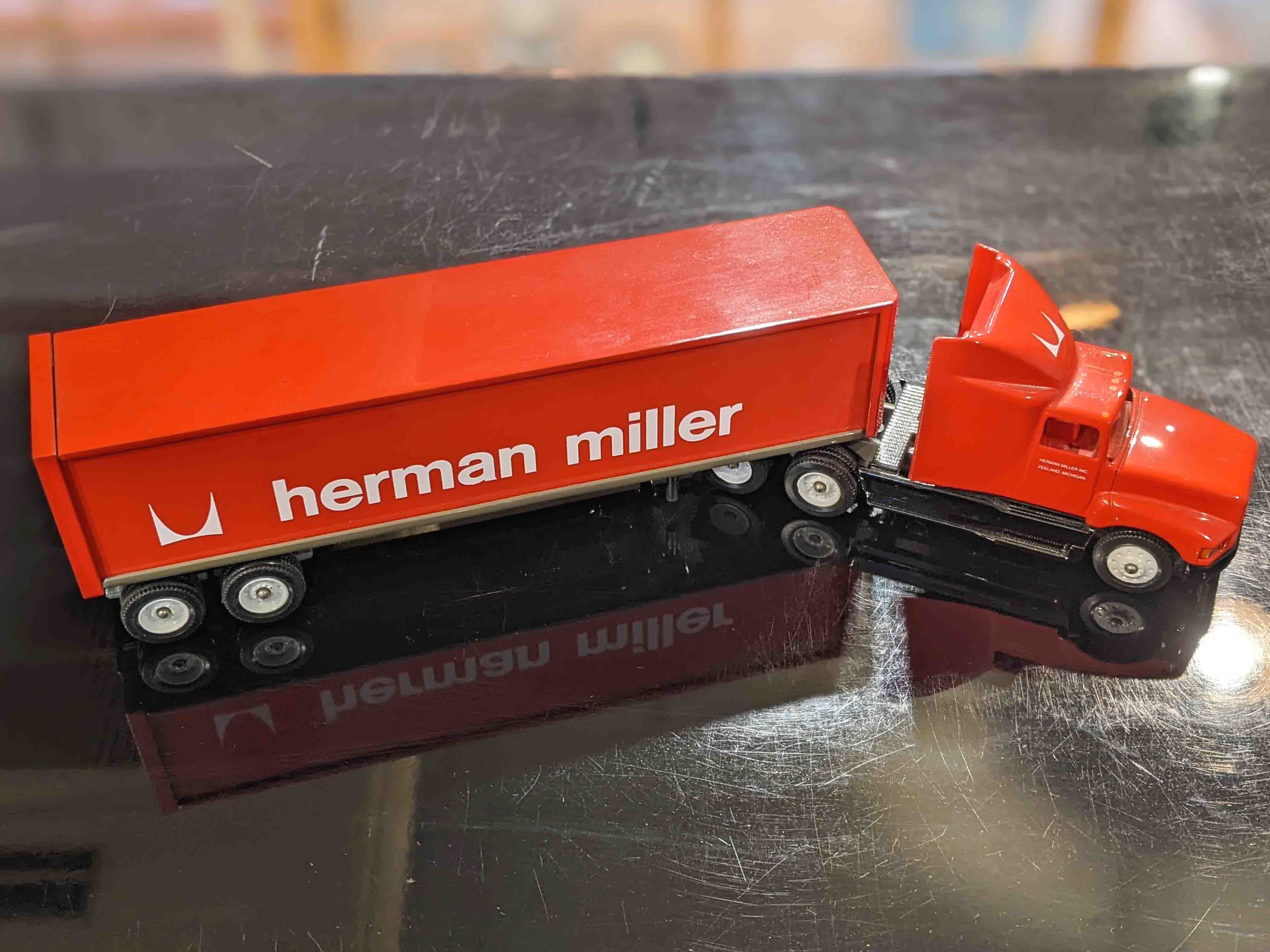 ハーマンミラー トレーラー トラック Herman Miller Eames WINROSS