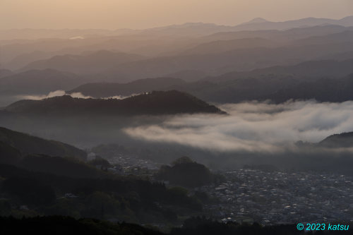 朝もやと小雲海_e0366896_21565904.jpg