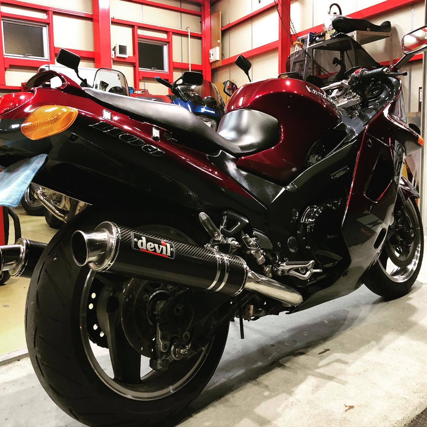 入荷速報❤️ 2002(2001最終型) KAWASAKI ZZR1100 D9 Malaysia LUMINOUS VINTAGE RED 25900km_d0038712_21201711.jpg