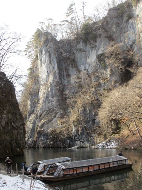  志戸平温泉で遊ぶ～猊鼻渓で舟下り_e0142377_11420772.jpg