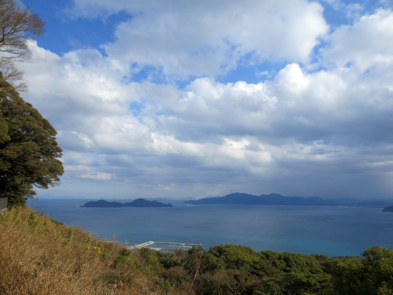  ■筑前大島〜新原・奴山古墳群──図らずも世界遺産の旅へ、そして週替わりの夕暮れ［1/3-8］_d0190217_23103459.jpg