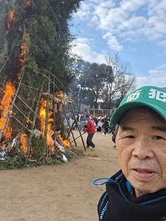 どんど焼きでボランティア_c0203348_10501734.jpg