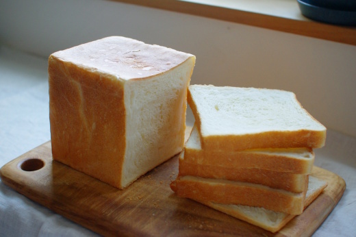 「売ってる食パンに限りなく近い理想の食パン型1.5斤」_c0110869_17105141.jpg