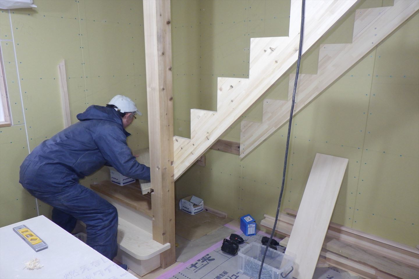 石鳥谷　県産木材で建てる小さな家　大工工事進行中です。_f0105112_04355002.jpg