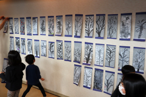 やと子ども美術教室　～ 雪化粧する樹木 ～_e0222340_14473795.jpg