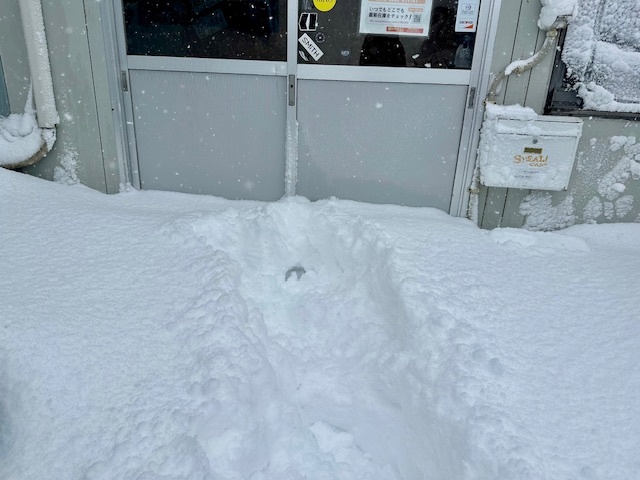 20、30センチ積雪除雪スタート＆在庫アウディA４アバント車検合格！！！_c0202141_21511989.jpg