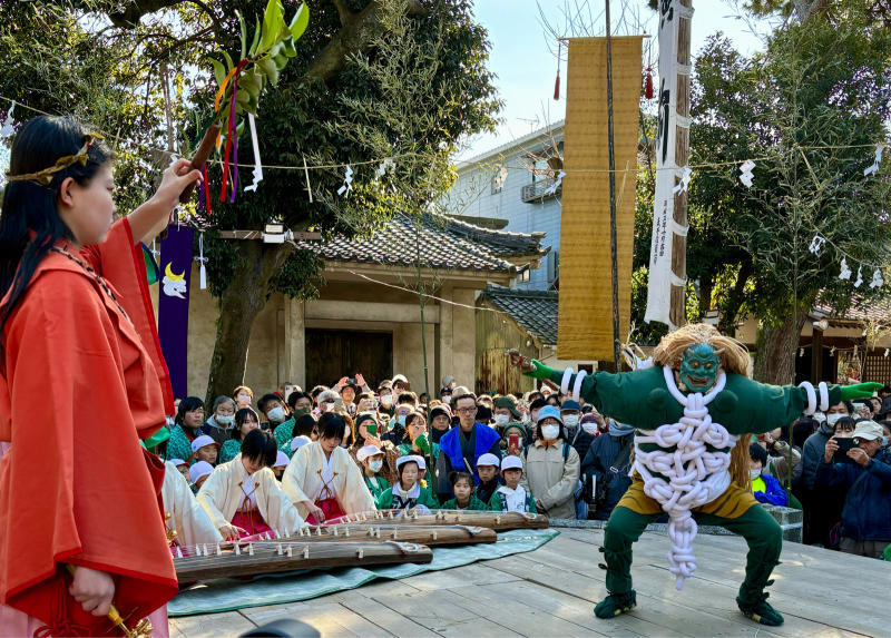 今年も、重要無形文化財の荒ぶる青鬼神様、アメノウズメノミコト達…に会いに_b0397056_18042041.jpg