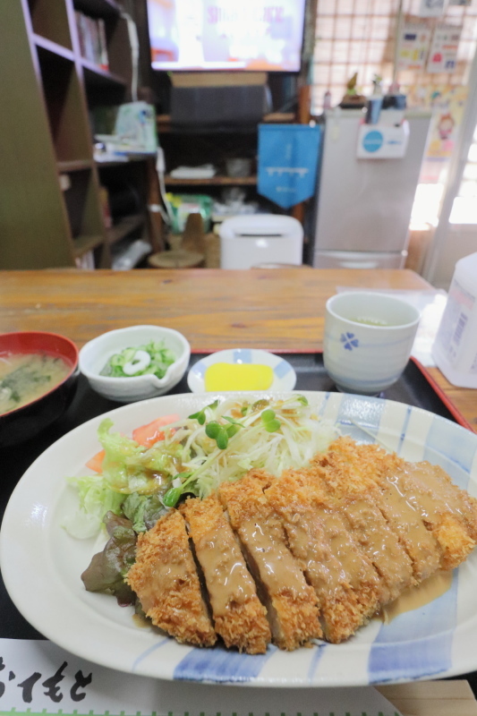  仙八で、日替わり定食[豚カツ]_a0077663_13371844.jpg