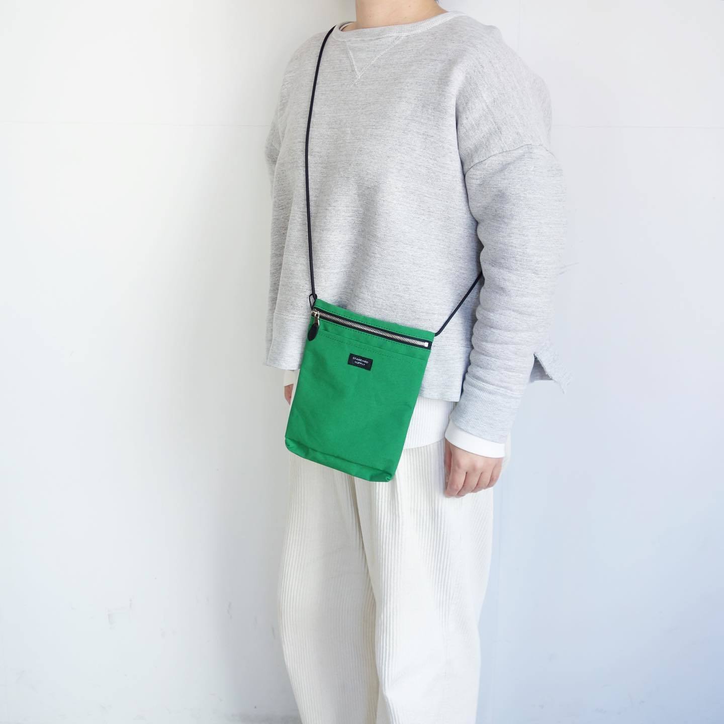 STANDARD SUPPLY : SIMPLICITY SLING PURSE L_a0234452_17331009.jpg