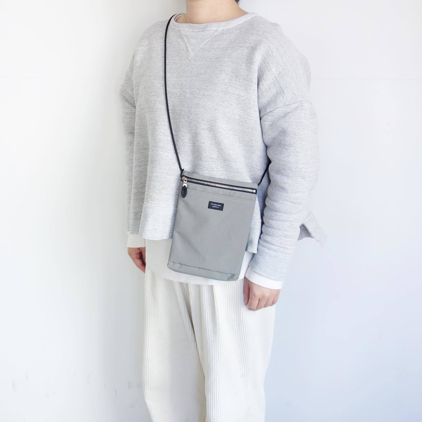 STANDARD SUPPLY : SIMPLICITY SLING PURSE L_a0234452_17331422.jpg