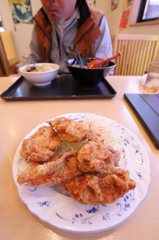 香香 桟橋店で、天津炒飯の大盛り_a0077663_15180192.jpg