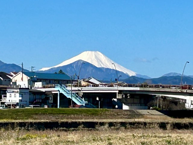 朝の富士山_e0133780_13051890.jpg