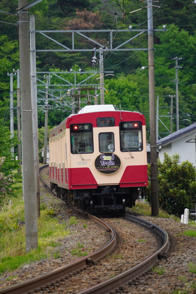 福島交通飯坂線100周年記念レトロカラー電車 : HIRO☆の鉄旅ブログ