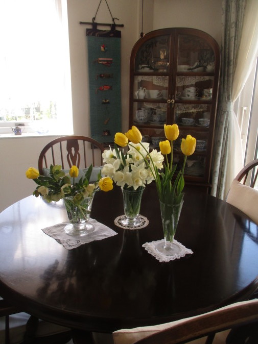 風薫る５月～～少し強すぎだけれど～&バカラの花瓶と初めてのレストラン_a0279743_22342505.jpg