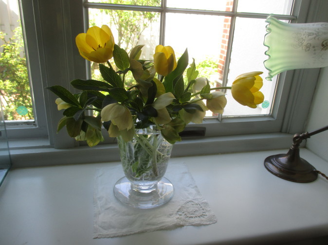 風薫る５月～～少し強すぎだけれど～&バカラの花瓶と初めてのレストラン_a0279743_22475538.jpg