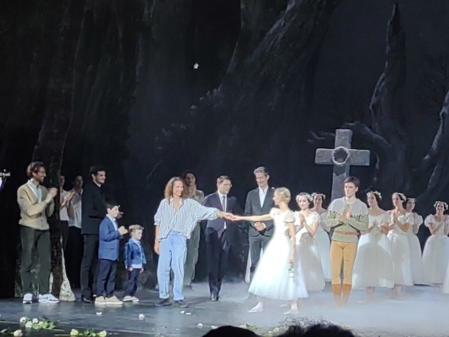 ミリアム・ウルド＝ブラーム引退公演 パリ国立オペラ座バレエ”ジゼル” Les adieux de Myriam Ould-Braham, Giselle de l\'Opera de Paris_b0434209_02552399.jpg