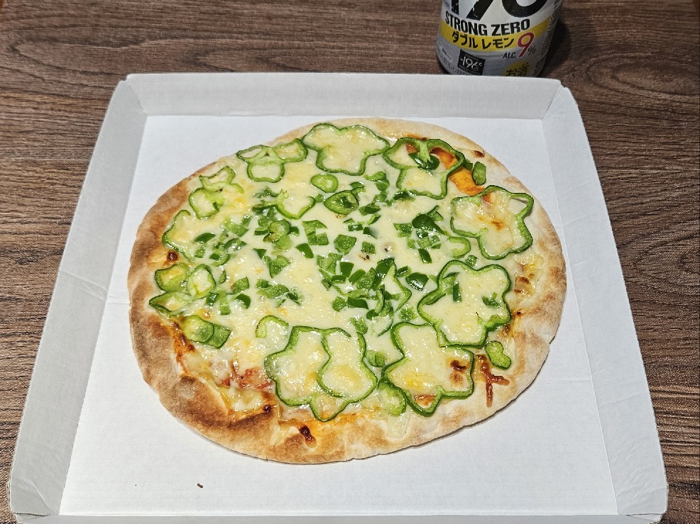 【晩酌】green pepper pizza - 白い羽☆彡静岡県東部情報発信・・・PiPiPi♪