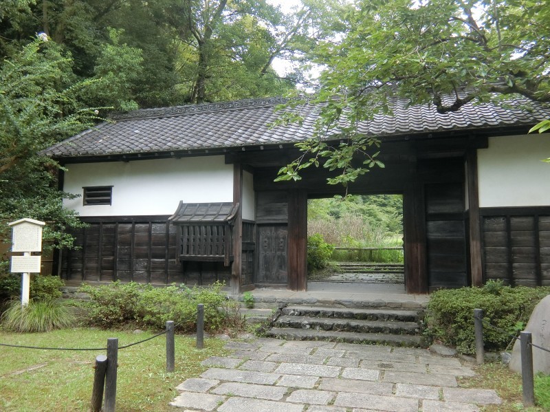 植物園内にある武家屋敷門 - 緑区周辺そぞろ歩き