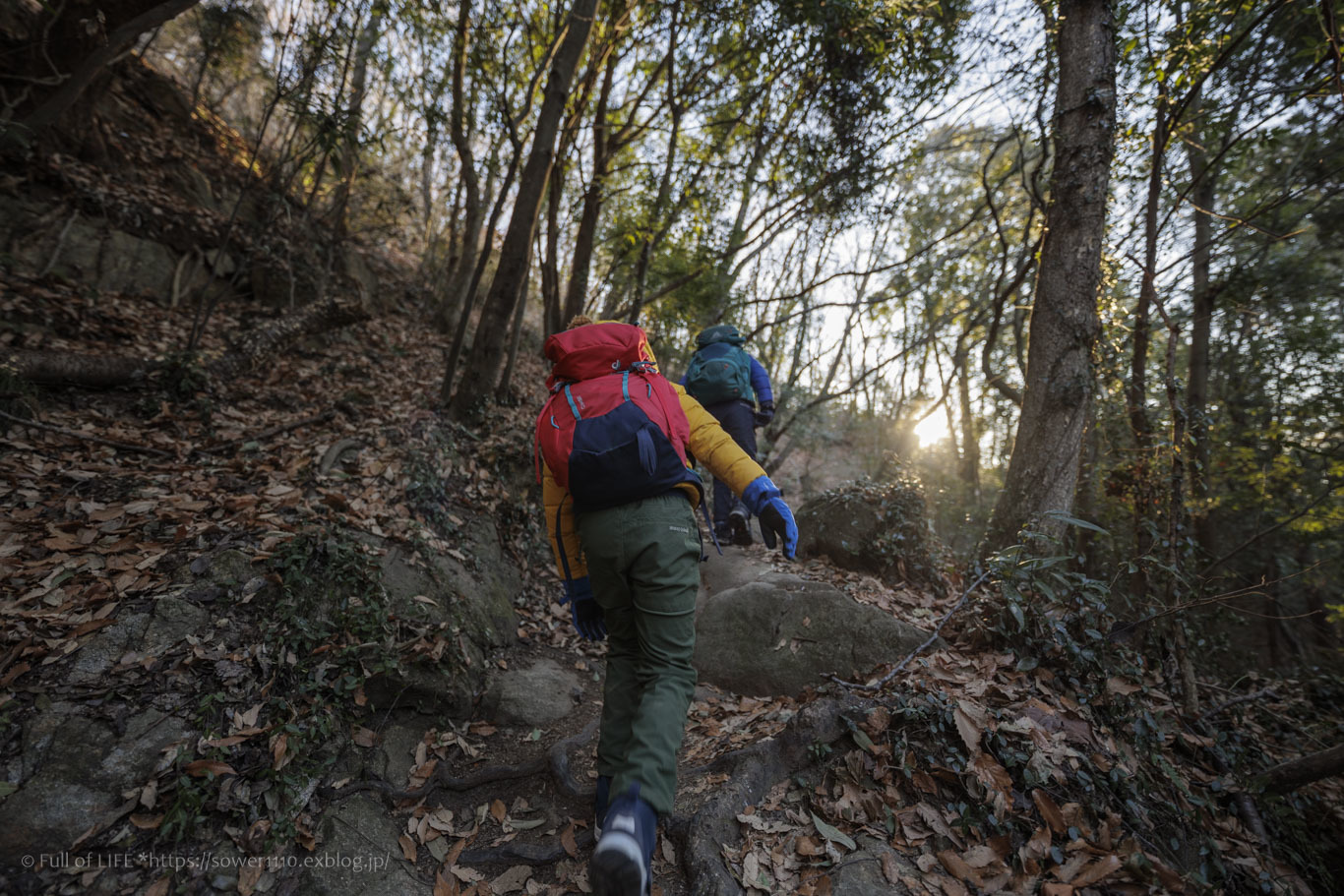 冬登山は低山へGo！「宝篋山」富岡山～硯石